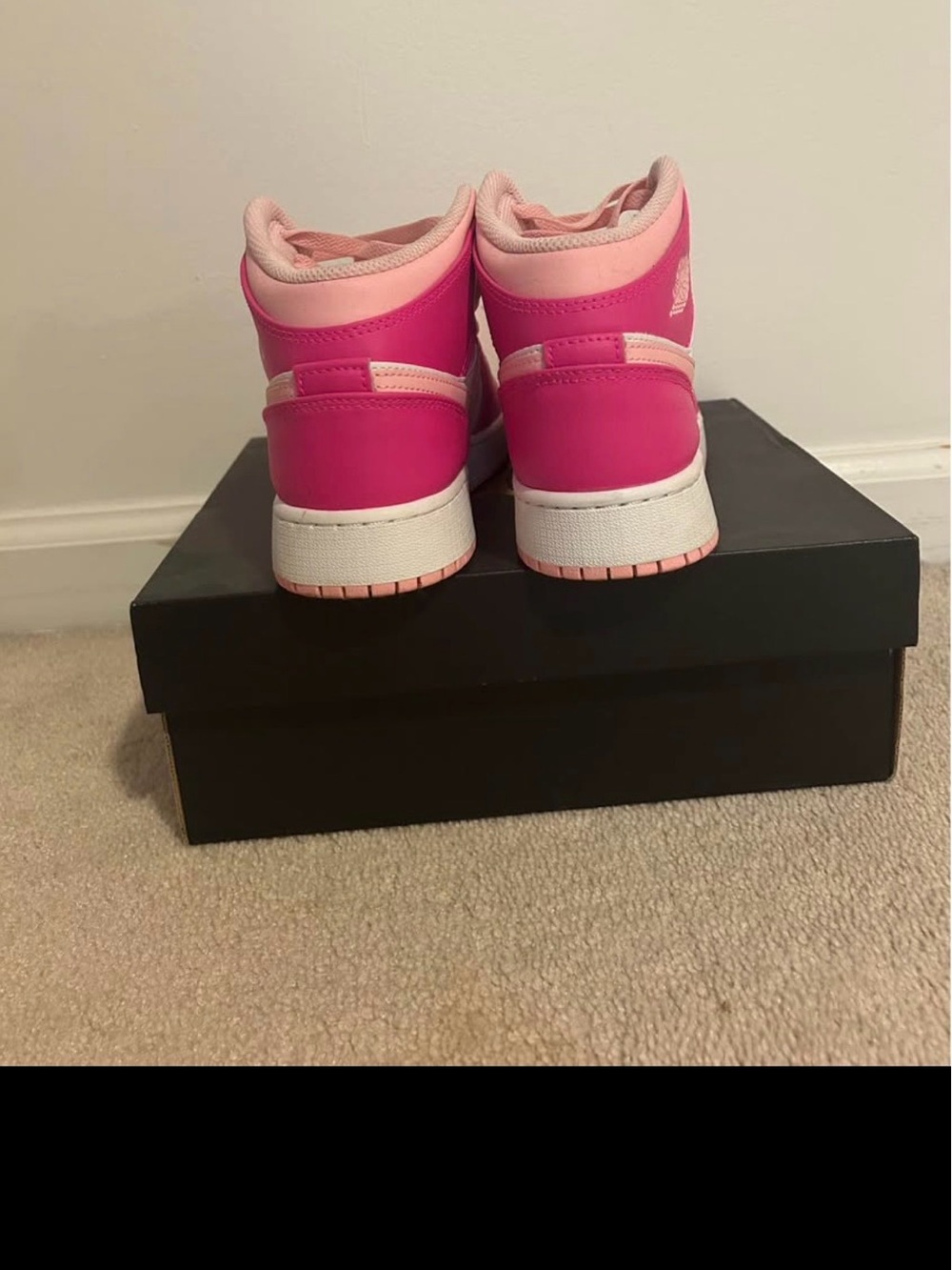 Air Jordan 1 Mid White/Medium Soft Pink 5Y Womens size 7 Like new Worn twice - Picture 4 of 6